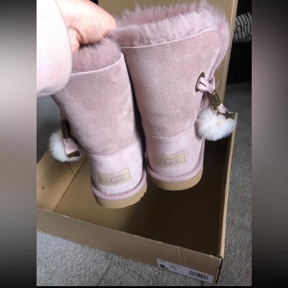 NEW Gorgeous NWT $250 UGG boots - Irina Star Charm limited edition! Price FIRM! - Picture 6 of 12